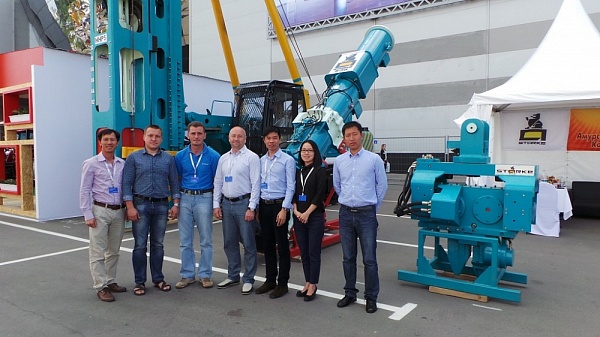 На выставке СТТ-2015 с представителями компании-производителя (Китай, г.Шанхай)
