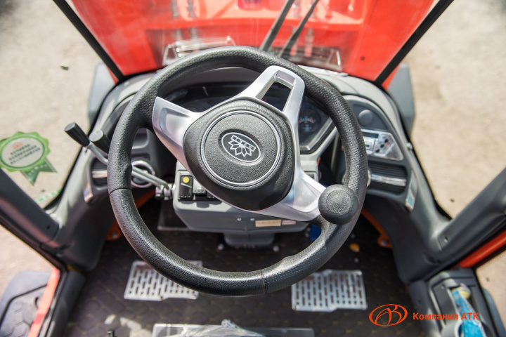 Фронтальный погрузчик MOLOT 280M